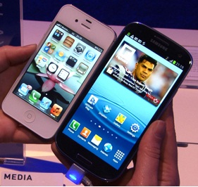 Apple iPhone 4S vs Samsung Galaxy S3