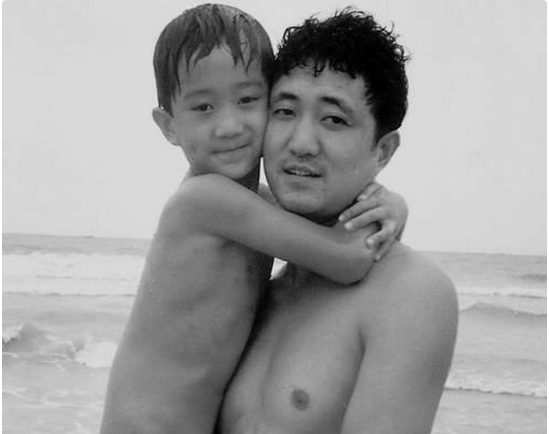 Father and Son Take Same Picture in 1992