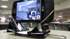 Use Binder clips as Smartphone dock