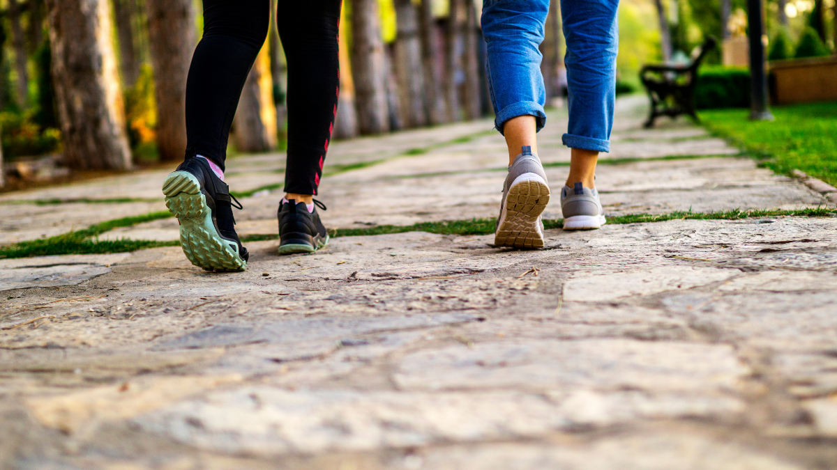 8 Health Issues That Could be Aided by Walking